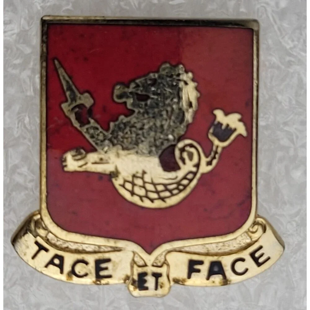 US Military 25th Field Artillery Unit Insignia Pin - Tace Et Face